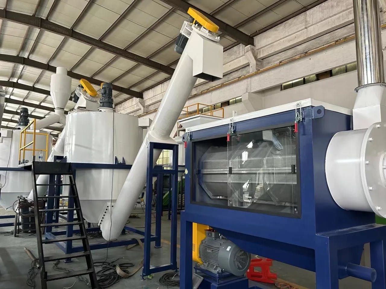 Large-scale 1500 kg/h PET bottle washing and recycling line in Indonesia